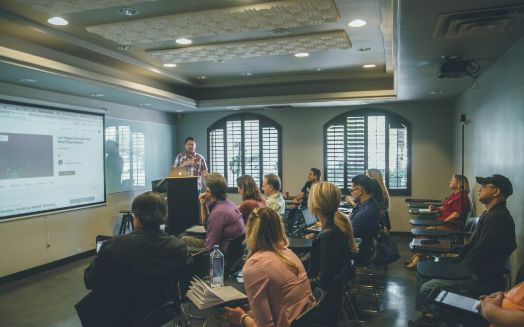 Advantages and Disadvantages of Adult Learning: Key Pros, Cons, and Tips for Success